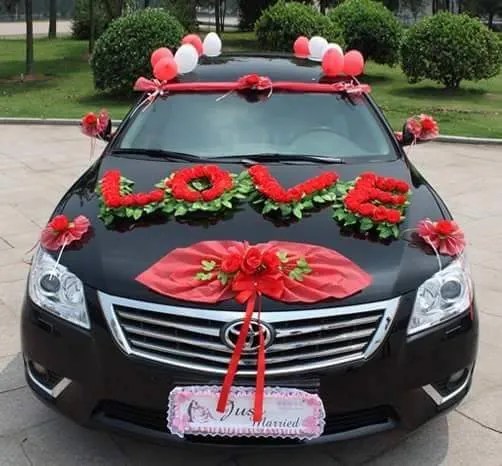 Hiasan Mobil Pengantin Mewah. Pilihan Aksesoris Dekorasi Mobil Pengantin yang Bisa Dipilih