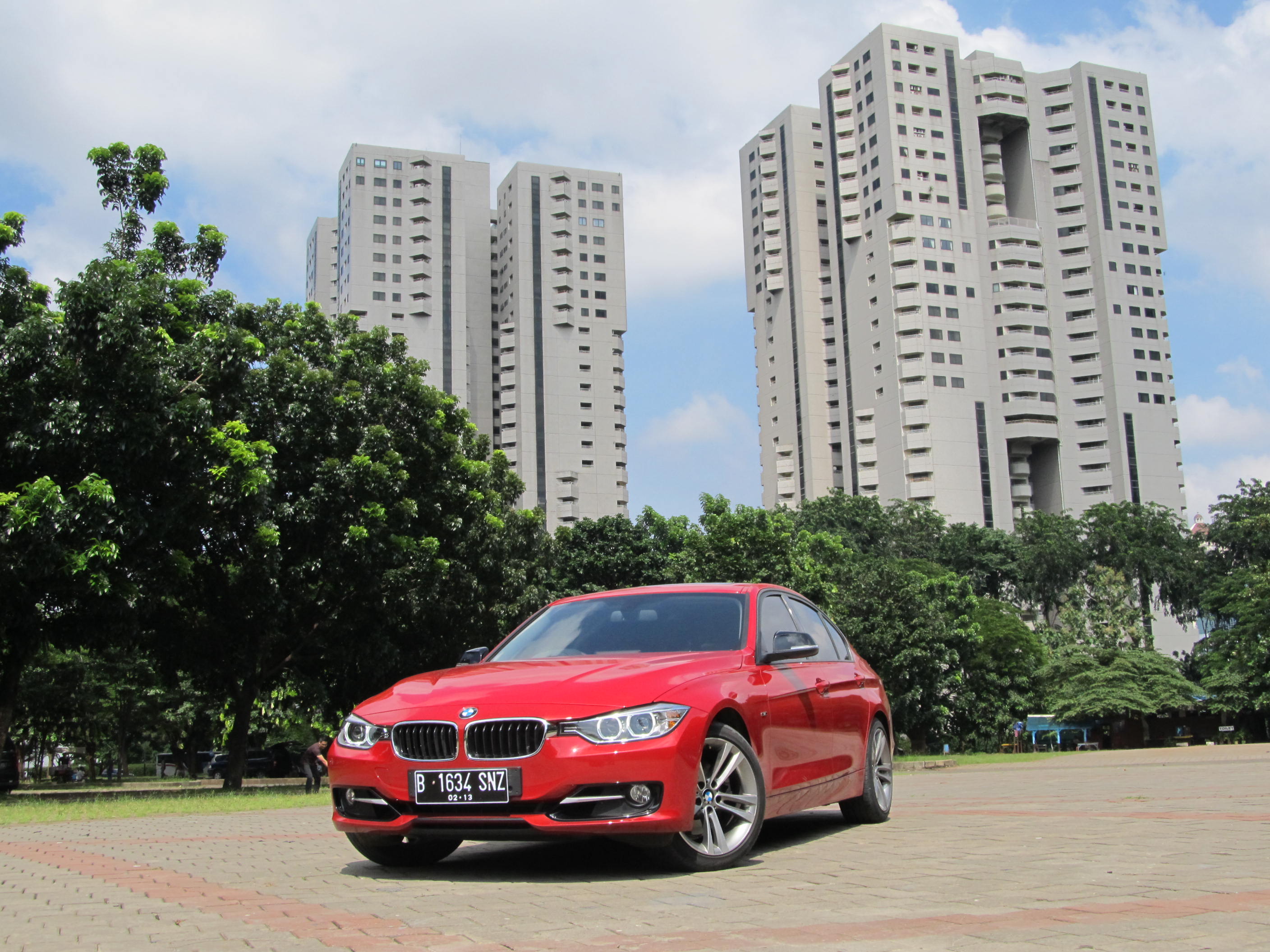 Bmw F30 328i Sport. Test Drive: BMW 328i Sport Line. The ultimate driving machine