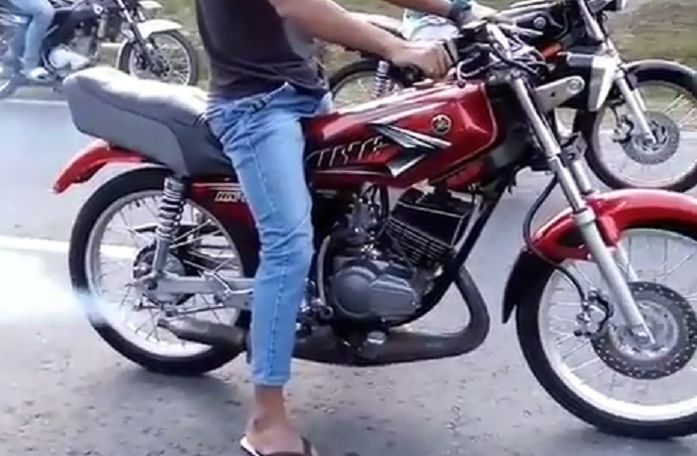 Cara Bikin Knalpot 2 Tak Nyaring. Sikat Kawat Ternyata Bisa Bikin Suara Knalpot 2-Tak Tetap Garing