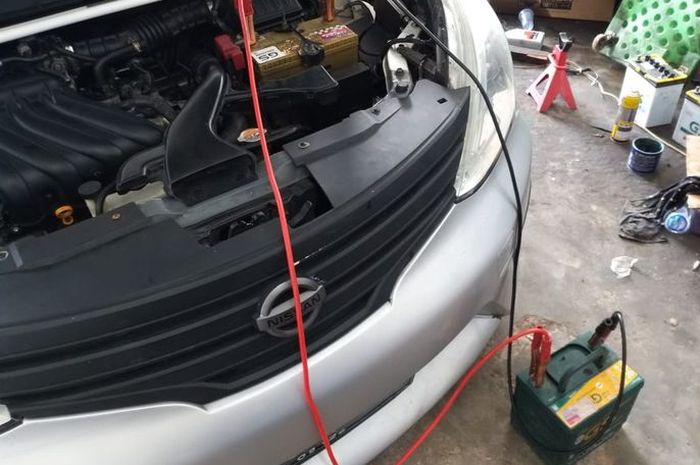 Penyebab Aki Mobil Cepat Soak. Bisa Bikin Aki Mobil Cepat Soak dan Minta Cepat Diganti, Jangan