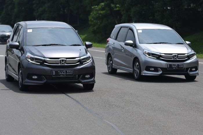 S Pada Mobil Matic. Beda Kontur Jalan, Begini Cara Kendarai Honda Mobilio Transmisi