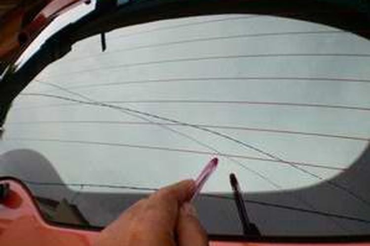 Cara Melepas Kaca Spion Honda Jazz. Kaca Belakang Berkabut, Ada Garis yang Putus
