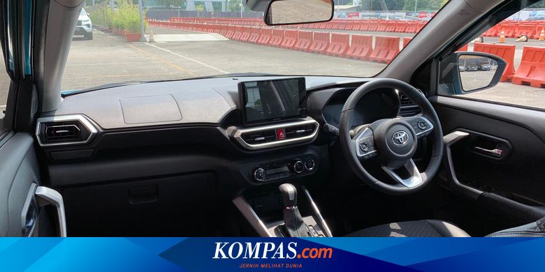 Apakah Toyota Raize Ada Sunroof. Mengintip Interior Toyota Raize, Praktis dengan Ruang Terbatas