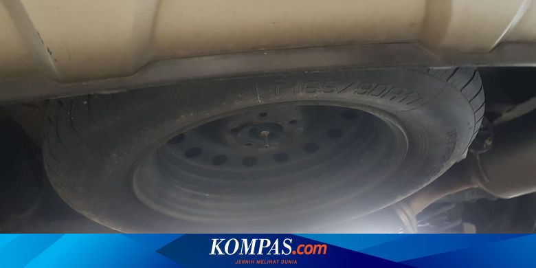 Cara Membuka Ban Cadangan Innova. Cara Turunkan dan Simpan Ban Serep yang Ada di Kolong Mobil