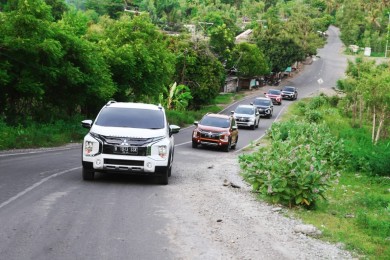 Cara Mengemudi L300 Di Tanjakan. Berkendara Dengan Baik Pada Rute Tanjakan dan Turunan