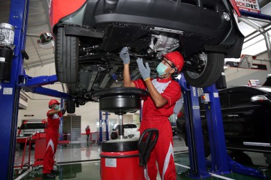 Service Berkala Mobil Mitsubishi. Manfaatkan Layanan Servis Gratis Pertama di Bengkel Resmi