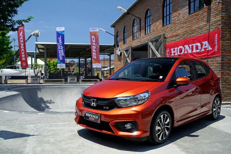 Harga Dan Spesifikasi Honda Brio Rs 2020. Jangan Keliru, Ini Perbedaan Spesifikasi Honda Brio Satya dengan