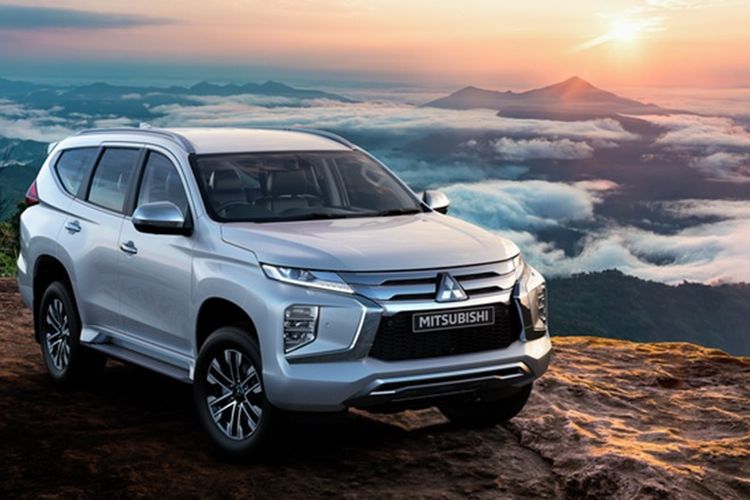 Pajak Mobil Pajero Sport 2020. Pajak Mobil Baru 0 Persen: Mitsubishi Pajero dan Toyota Fortuner