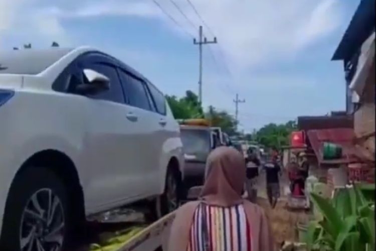 Harga Mobil Ertiga Baru Tuban. Jadi Sultan Usai Digusur, Desa di Tuban Viral karena Borong Kijang