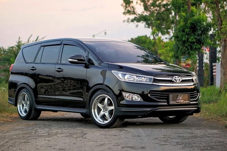 Innova Reborn 2016 Type V. Bikin Ganteng Toyota Innova Reborn 2.0 Type V 2016 Lewat