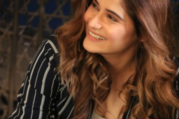 Foto Foto Cewe Sexy. 10 Foto Hot Tanpa Pakaian Saree Kajri 'Uttaran' Arti Singh, Bikin