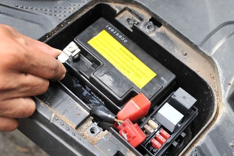Berapa Lama Cas Aki Motor. Berapa Lama Ngecas Aki Motor 12 Volt dan Bagaimana Cara