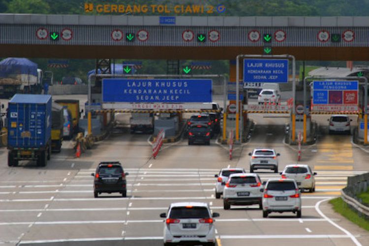 Cara Masuk Gerbang Tol Bagi Pemula. Cara Benar Masuk Gerbang Tol Bagi Pemula, Perhatikan 10 Hal Ini