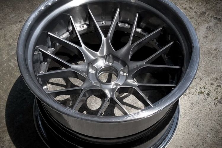 Modif Velg Avanza Lama. HSR Wheel Hadirkan Pelek Modifikasi Bergaya Klasik, Harga