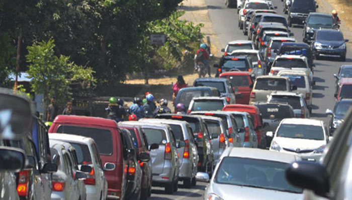 Cara Mengemudi Mobil Di Tanjakan Saat Macet. Cara Menyetir Mobil Manual Saat Macet di Tanjakan