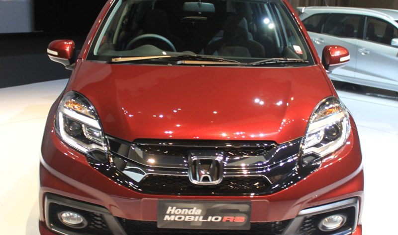 Perbedaan Mobilio Rs Dan E. 7 Perbedaan Honda Mobilio RS Dengan Varian Standar