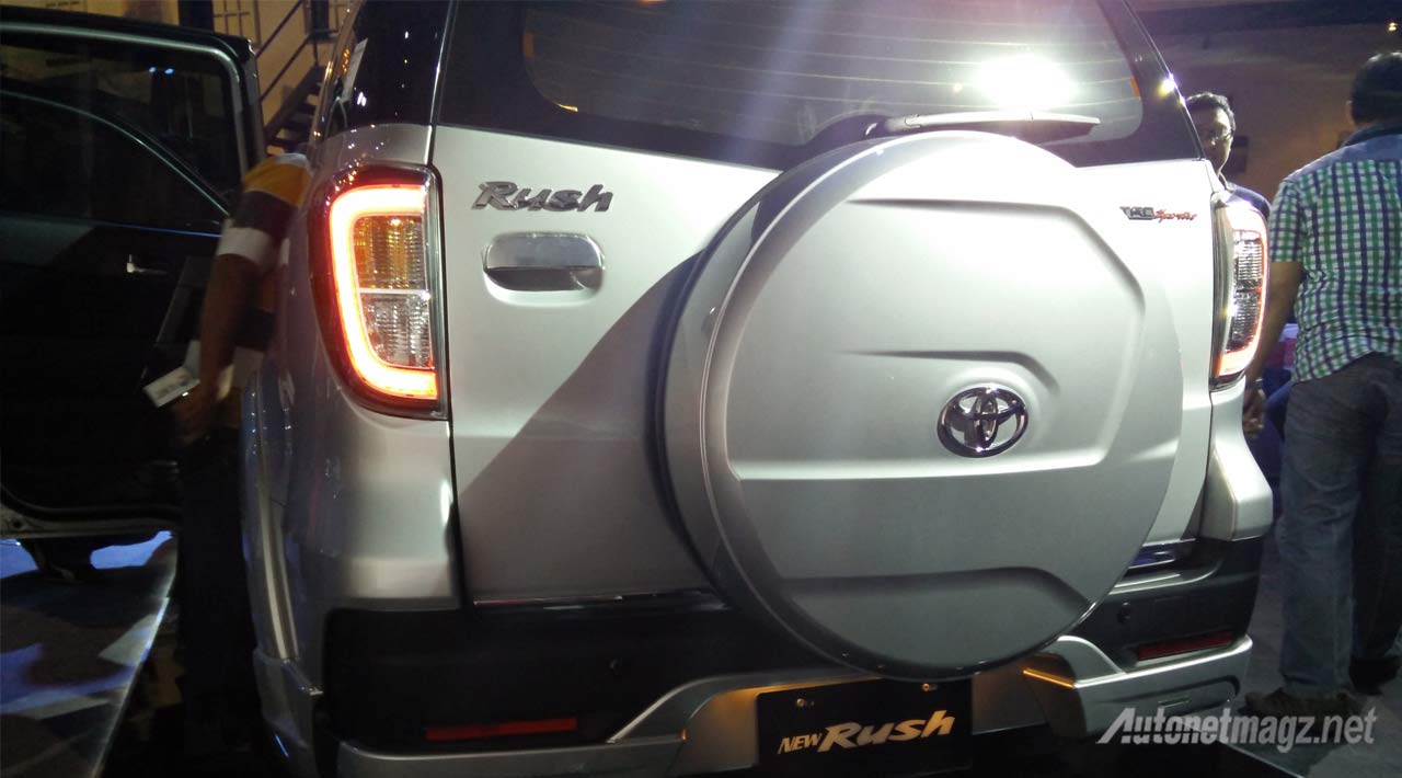 Harga Seken Cover Ban Serep Toyota Rush. cover-ban-serep-belakang-toyota-rush-facelift