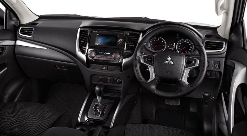 Audio Pajero Sport Exceed. Bedah Fitur New Pajero Sport 2016 Indonesia Yuk