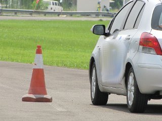 Tempat Belajar Mobil Pulomas. Susahnya Cari Tempat Belajar Nyetir di Jakarta