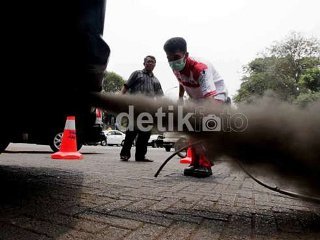 Penyebab Mesin Diesel Keluar Asap Hitam Tebal. Mobil Mesin Diesel Berasap Hitam? Ini Solusinya