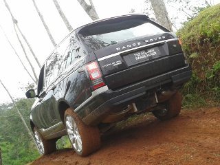 Kelemahan Range Rover Evoque 2012. Karena Ini Pengguna Range Rover di Indonesia Mengeluh