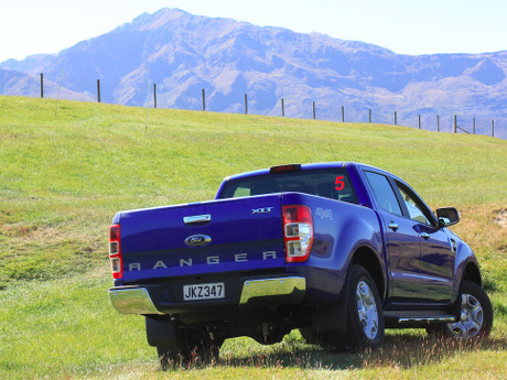 Mobil Double Cabin Untuk Keluarga. Ford: Ranger Juga Bisa Jadi Mobil Keluarga