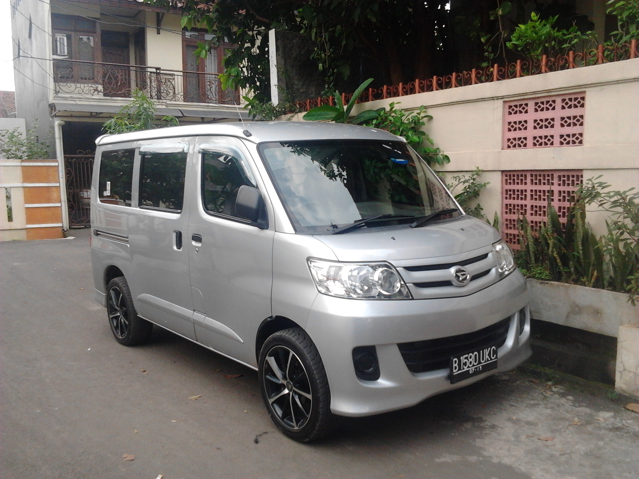 Modif Velg Luxio Ring 17. Gambar Modifikasi Mobil Daihatsu Luxio Terbaru Dan Terupdate