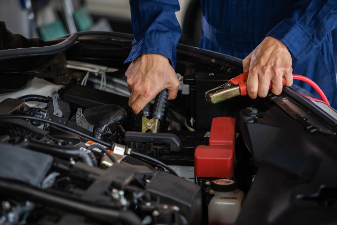 Penyebab Aki Mobil Soak. Aki Mobil Soak, Ketahui Beberapa Pengaruh dan Penyebabnya
