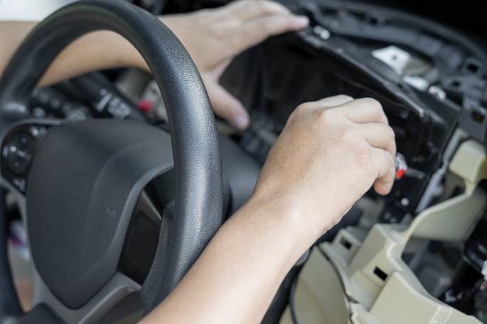Jasa Reset Speedometer Digital. Service Speedometer Mobil – Penyebab dan Biaya Perbaikannya