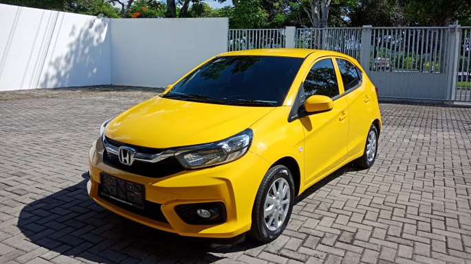 Perbedaan Brio E Dan Rs. Perbedaan Honda Brio Satya dan Brio RS, Ulasan Lengkap!