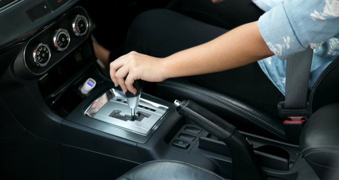Fungsi Gigi S Pada Mobil Matic. Fungsi Gigi Mobil Matic, Arti Kode, dan Cara Menggunakannya