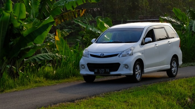 Harga Pasang Sunroof Mobil Avanza. Sebelum Pasang, Cek Harga Pasang Sunroof Mobil Avanza!