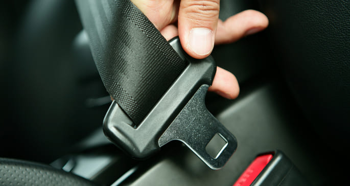 Seat Belt Atau Safety Belt. Mengenal Fungsi Safety Belt Beserta Jenis dan Cara