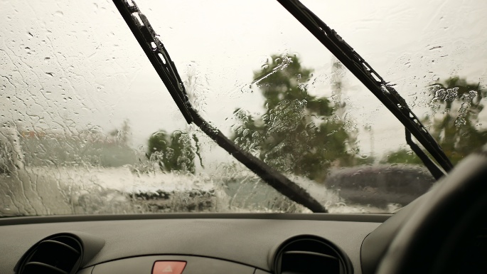 Cara Memperbaiki Air Wiper Mobil Yang Mati. Mencampurkan Air Wiper dengan Sunlight, Aman atau Tidak?