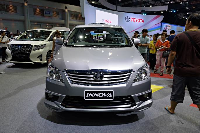 Innova Bensin Vs Diesel. Ini Perbedaan Innova Bensin dan Diesel, Mana yang Lebih Baik?