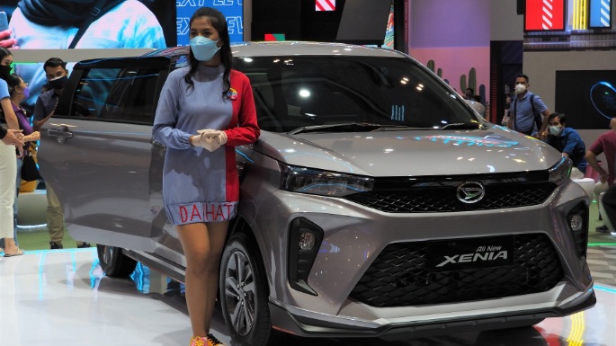 Mobil Xenia Warna Hitam. Pilihan Warna Mobil Xenia Terbaru yang Bisa Kamu Bawa Pulang