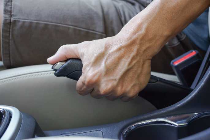 Penyebab Pedal Rem Mobil Tidak Kembali. 3 Penyebab Rem Mobil Terlalu Dalam dan Cara Memperbaikinya