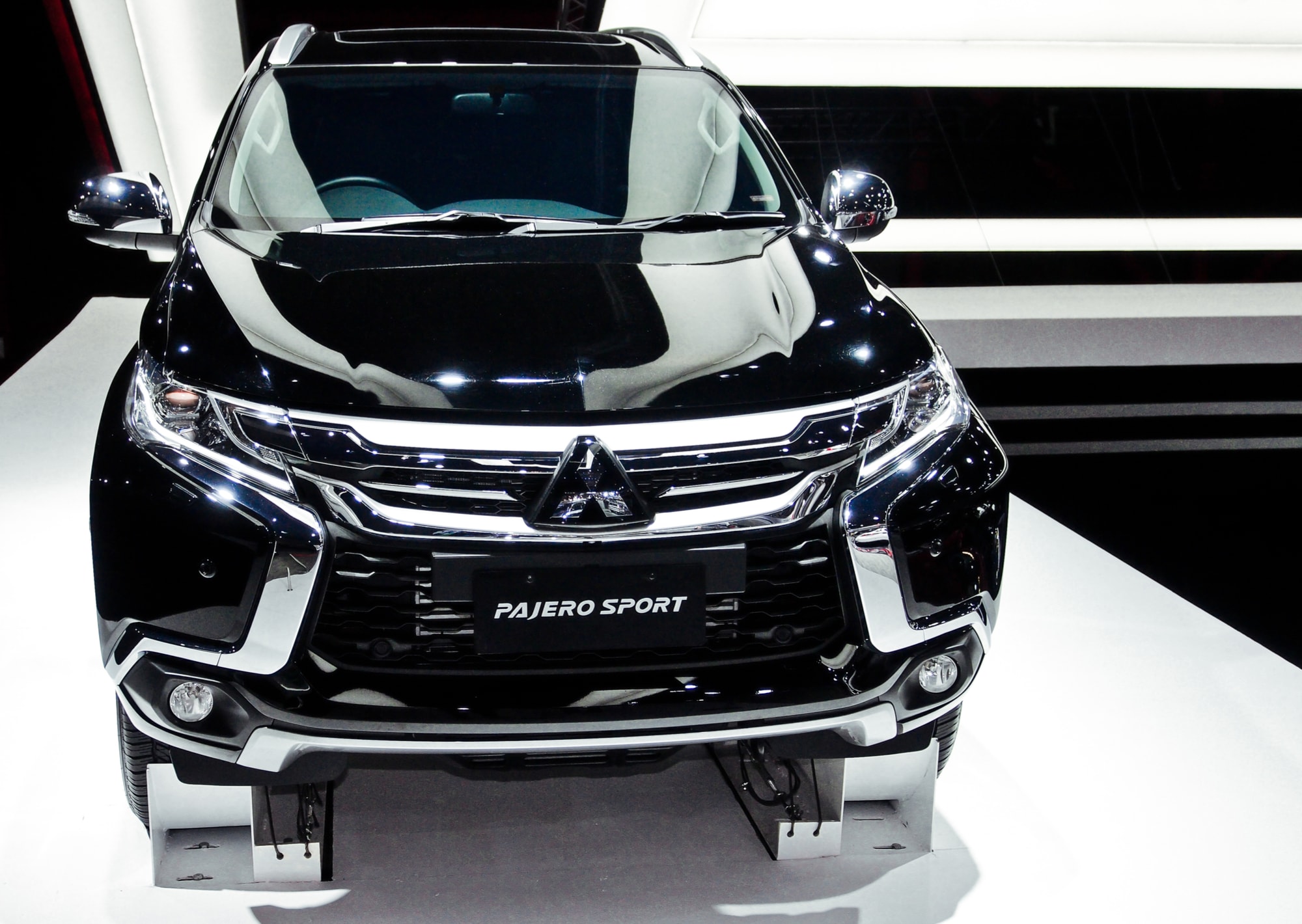 Kelebihan Mobil Pajero Sport Terbaru. 5 Keuntungan Beli Mitsubishi Pajero Sport dengan Fitur Lengkap