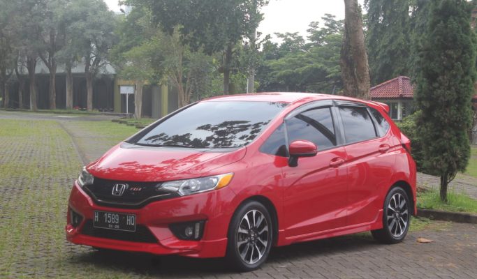 Harga Honda Jazz Rs At 2015. Tipe dan harga Honda Jazz RS GK5 AT 2015. Istimewa