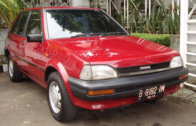 Mobil Paling Irit Tahun 1990. 5 Mobil Sedan Paling Irit Tahun 90an