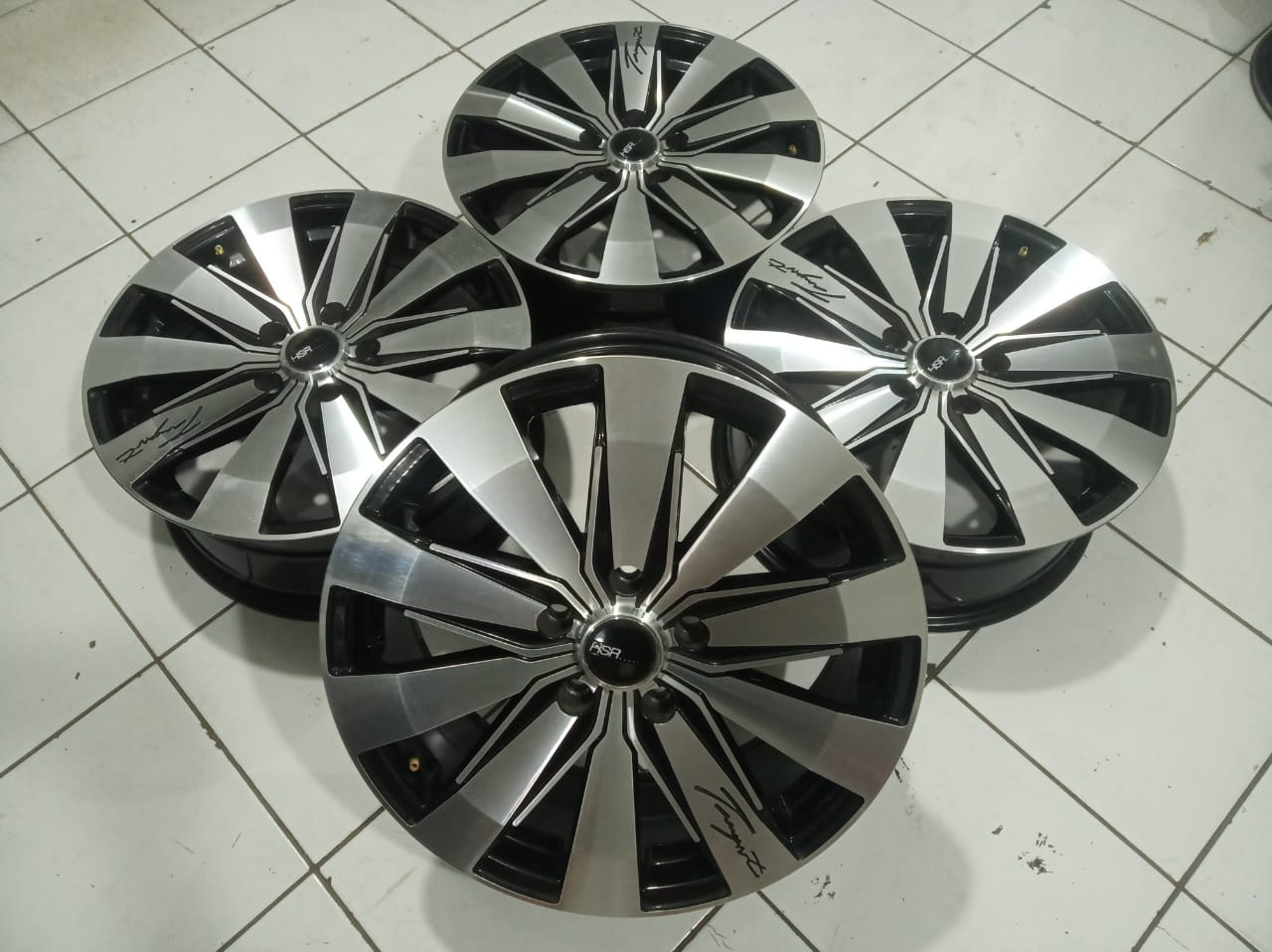 Harga Velg Racing Ertiga Ring 17. Jual velg racing untuk inova ertiga luxio x-pander Ring 17 model