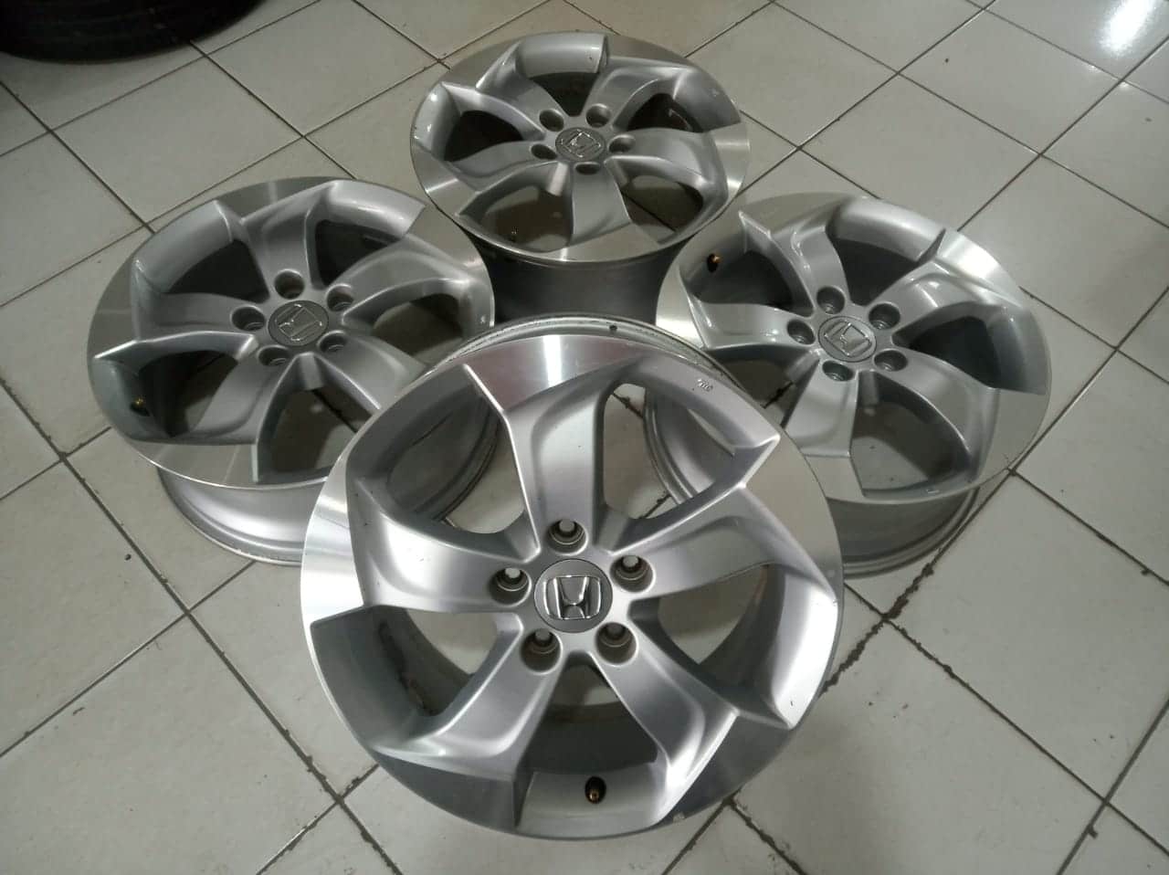 Velg Ring 16 Untuk Grand Max. Jual Velg Oem Mobil Ring 16 Hrv Untuk Ertiga Grand Max Accord