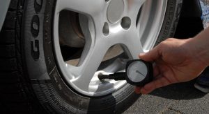 Ukuran Angin Ban Innova Reborn. Daftar Tekanan Ban Mobil Ring 15 sampai 18