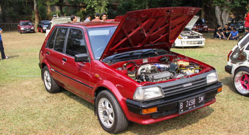 Spesifikasi Toyota Starlet Seg. Perbedaan Toyota Starlet SE dan SEG, Hatchback Mungil yang Jadi