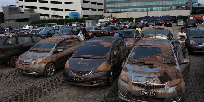 Cara Cek Mobil Bekas Banjir. Hati-Hati Membeli Mobil Bekas Banjir, Kenali Ciri-Cirinya