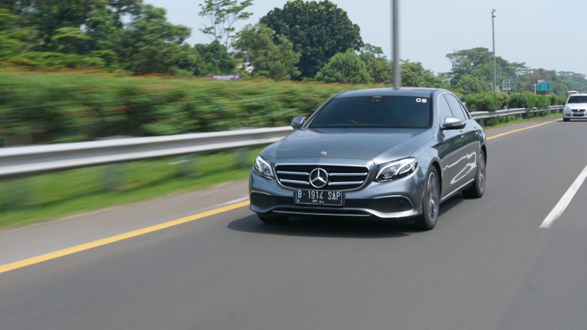 Kelebihan Dan Kekurangan Mercy C180. Konsumsi BBM Mercedes-Benz C180 Bisa Sampai 19 Km/Liter!