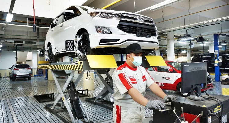 Biaya Service Berkala Toyota 2019. Berapa Sih Biaya Servis Toyota Kijang Innova Reborn