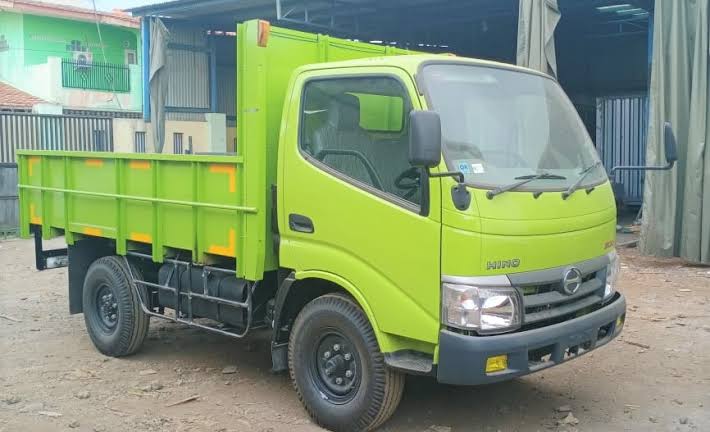 Mobil Truk Besar Sekali. Jangan Bingung, Ini Jenis Truk yang Ada di Indonesia