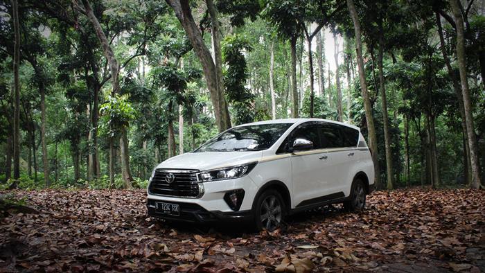 Harga Mesin Innova Diesel. Spesifikasi dan Harga Kijang Innova, MPV Idola dari Masa ke Masa