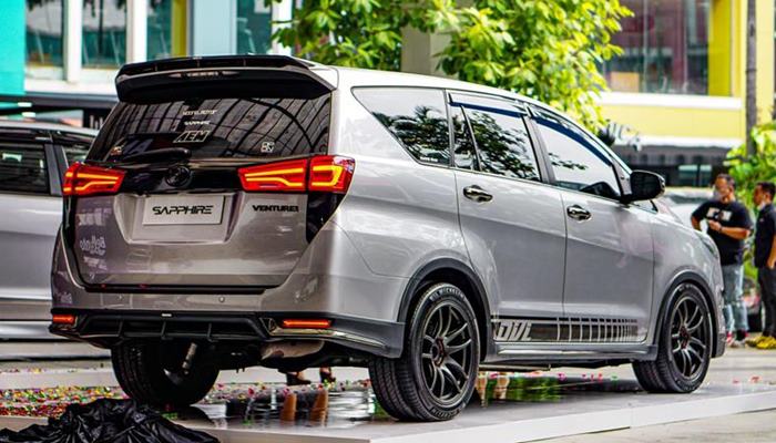 Modifikasi Toyota Innova Reborn. Modifikasi Toyota Innova Reborn Menggunakan Bodykit Sapphire